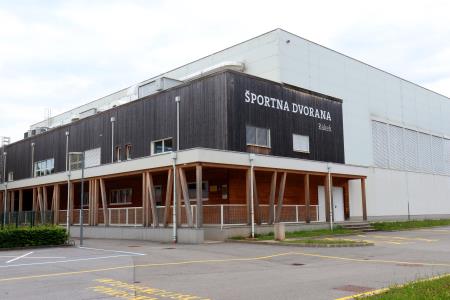 NAPIS ŠPORTNA DVORANA RAKEK 11 FOTO LJUBO VUKELIČ